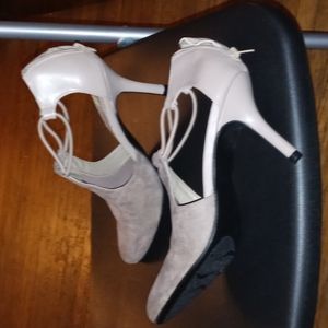 Lmpo heels beige size 9